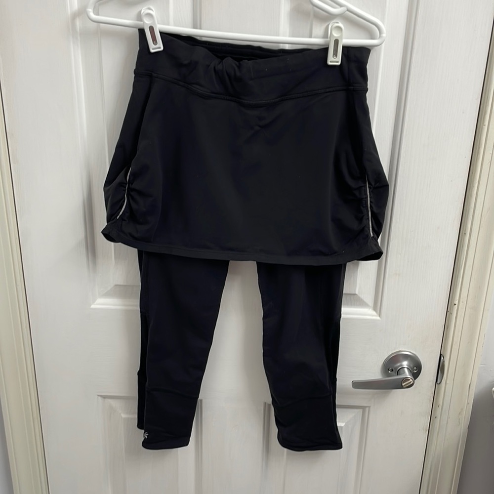 Black Athleta leggings with a skort attached size small